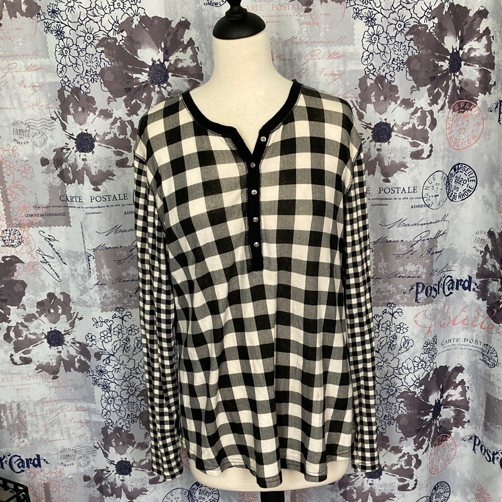 Chaps Black and White Checkered Henley Long Sleeve Shirt